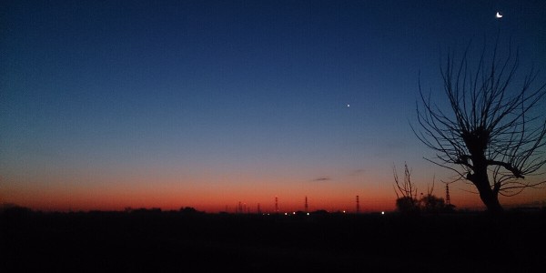 夜明け前のサムネイル画像